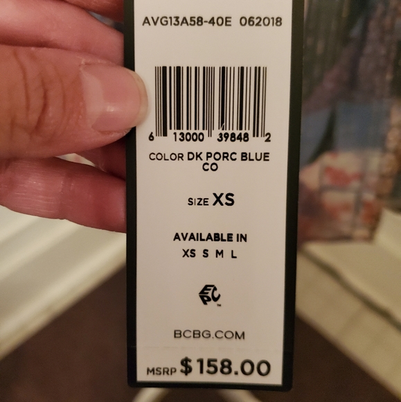 BCBGMAXAZRIA Sleeveless Top (New w/Tags) - Picture 3 of 8